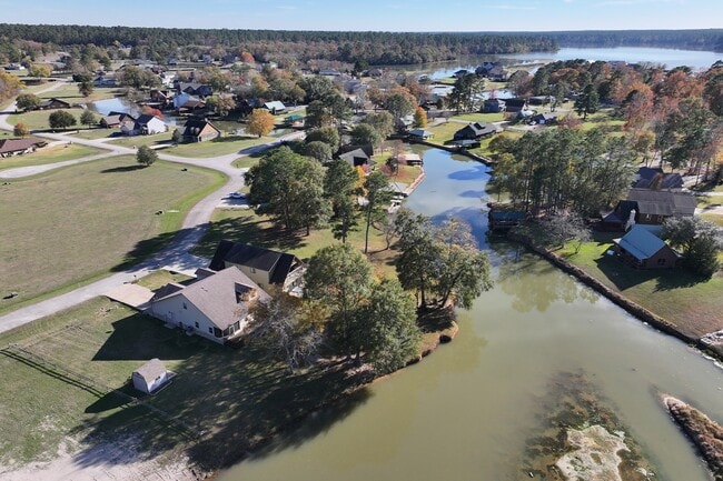 Building Photo - 14 Wildwood Lake Dr