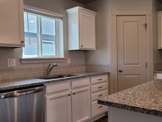 Building Photo - 17906 Hensley Ridge Pl