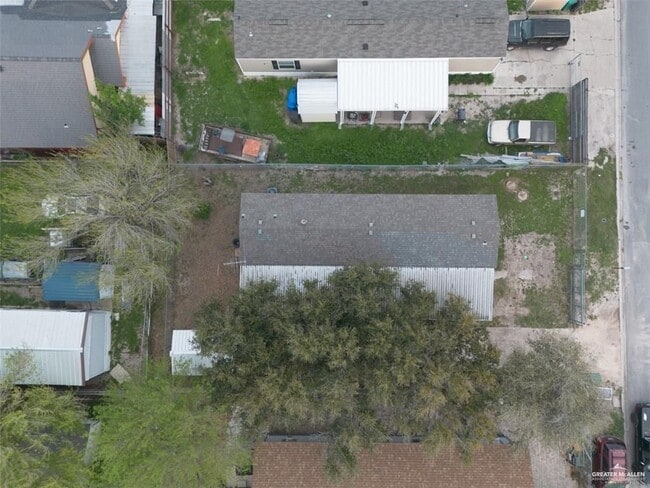 Building Photo - 916 Violet Dr