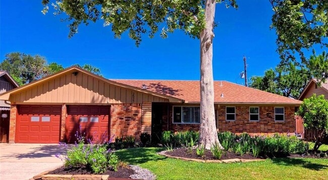 Building Photo - 2527 Willowby Dr
