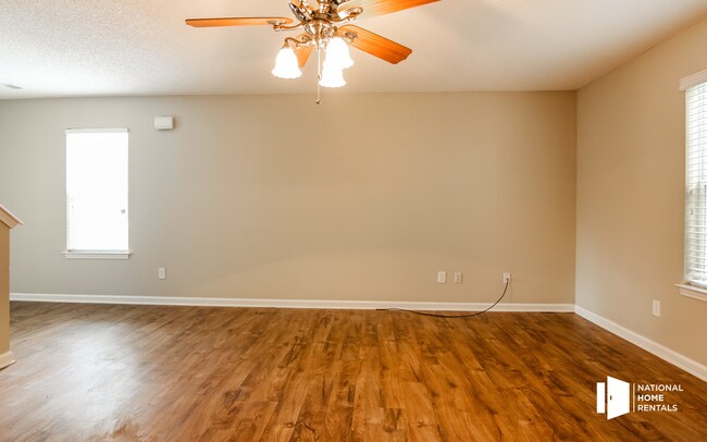 Building Photo - 240 Crimson Oak Dr