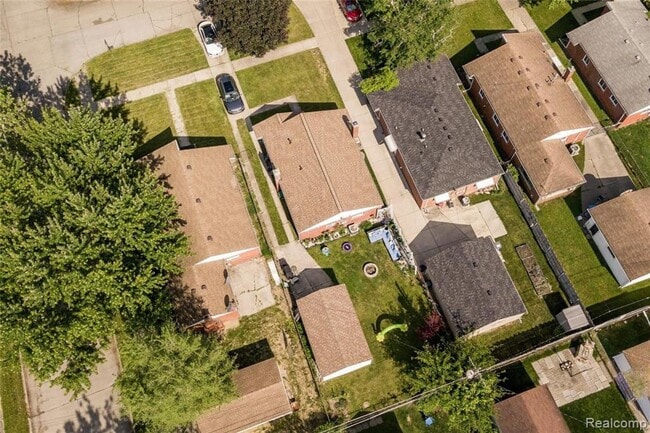 Building Photo - Beautiful Home in Dearborn Heights