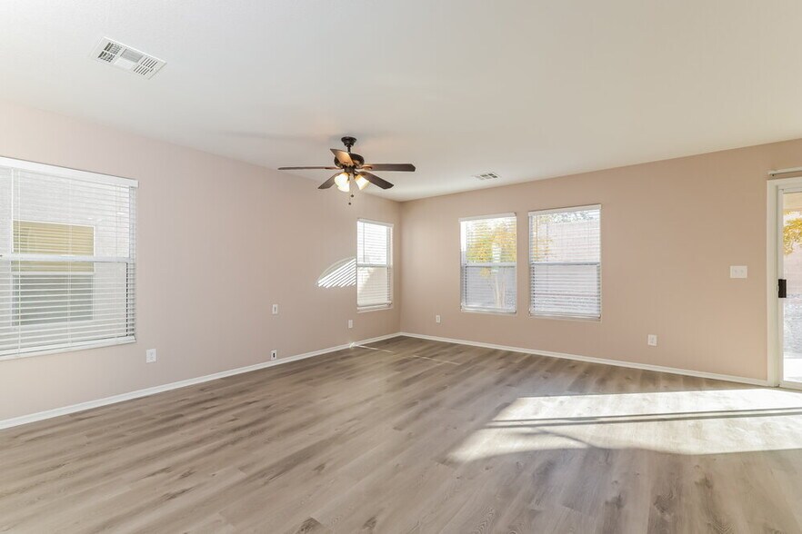 Building Photo - 6267 Desert Lavender Ave