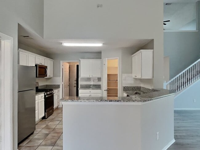 Building Photo - Beautiful 4BR Home in Denton with Fireplace, Fenced Yard & Garage