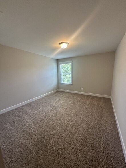 Building Photo - 5448 Pisano St