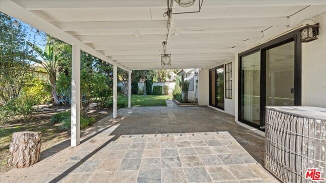 Building Photo - 409 Beverly Dr