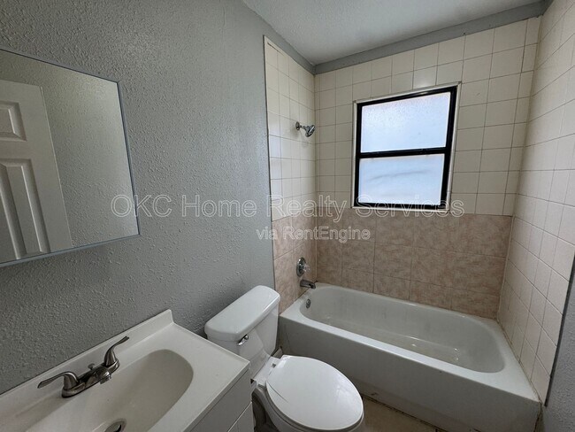 Building Photo - 4201 NE 16th Terrace