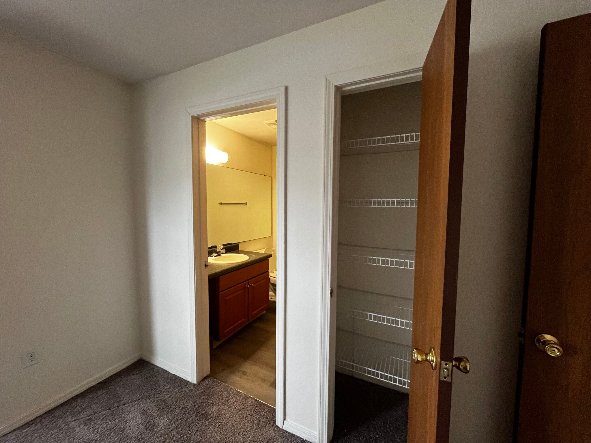 Building Photo - 155 Arbor Glen Dr