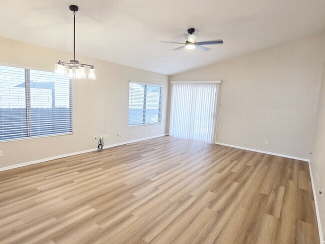 Building Photo - Remodeled 3-bedroom at Cooper and Warner/Ray