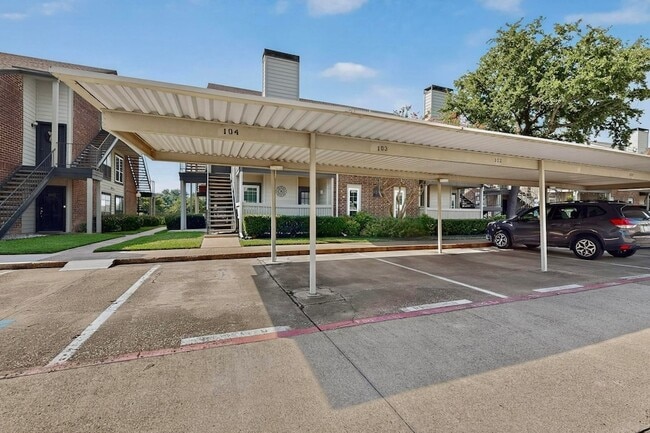 Building Photo - 5981 Arapaho Rd