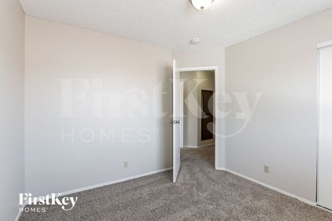 Building Photo - 1008 Scenery Cir