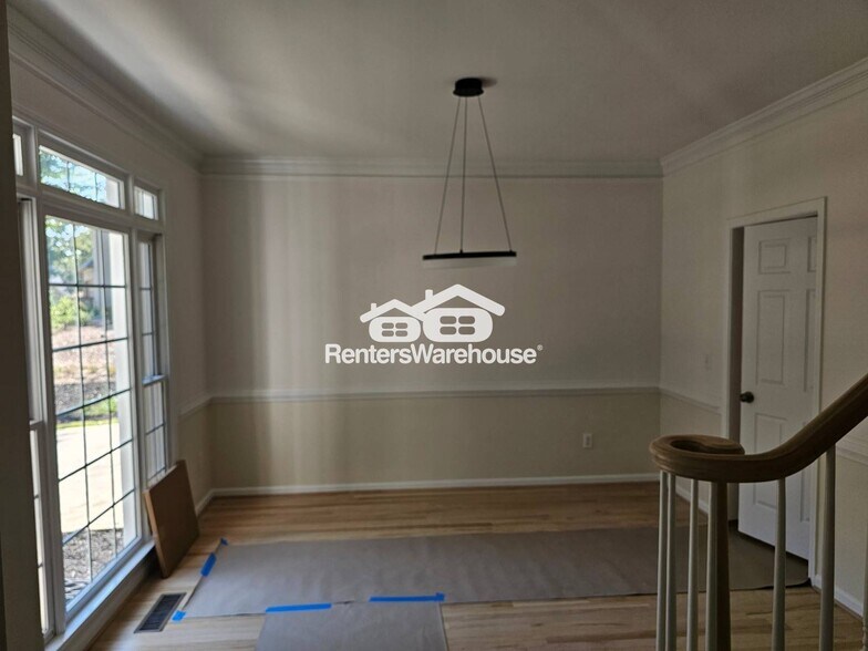 Building Photo - 2530 Wellsley Ln