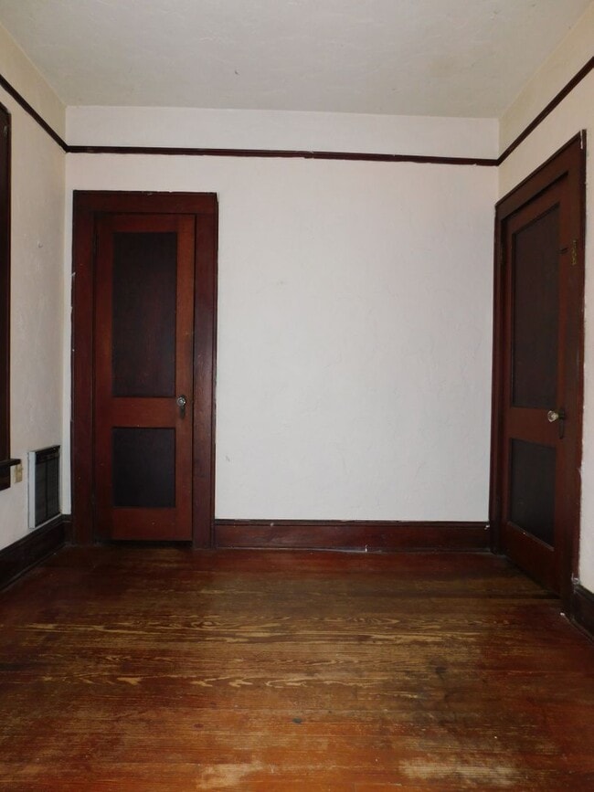 Building Photo - RAYML0302