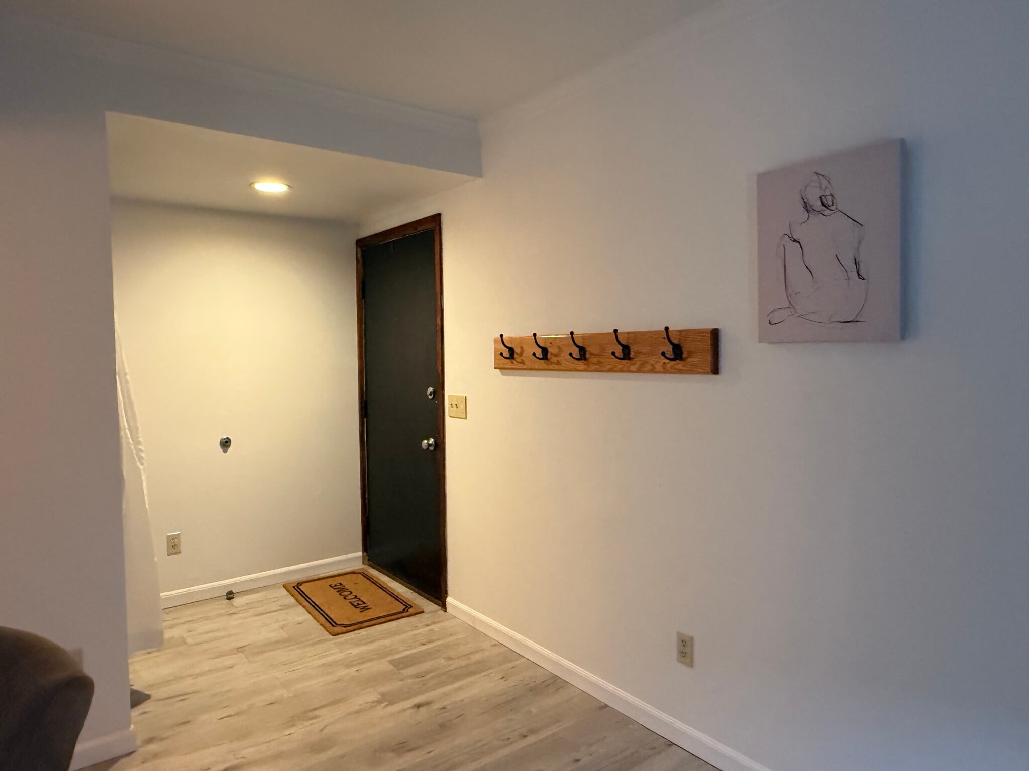 Main Entrance from foyer - 1053 Danby Rd