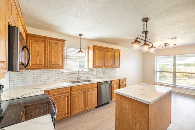 Building Photo - 706 Indian Blanket