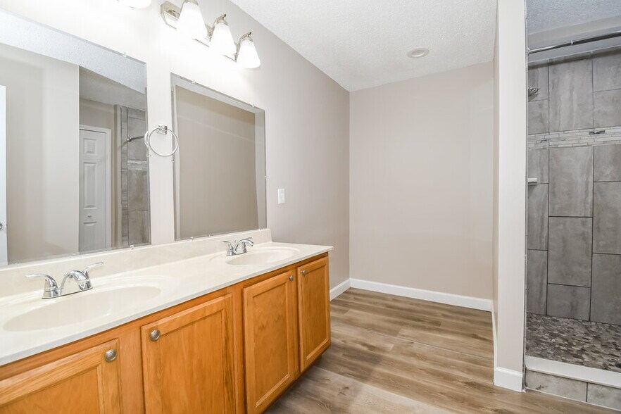 Building Photo - 1418 Runes Ct