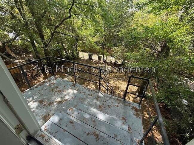 Building Photo - 607 W 44th St