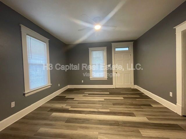 Building Photo - 706 W Johnson St