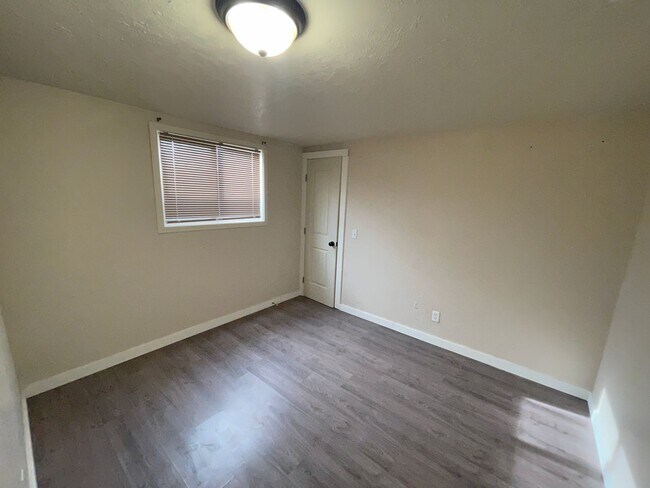 Building Photo - Beautiful Three Bedroom; West Jordan, 1,20...