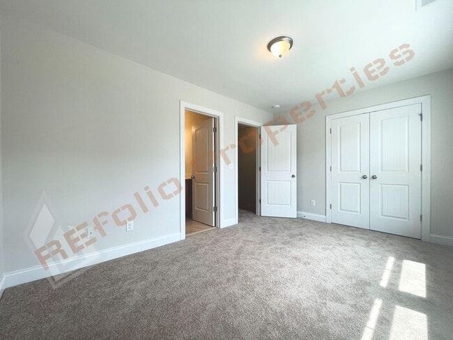 Building Photo - Brand New Carpet and Fresh Paint! Charming...