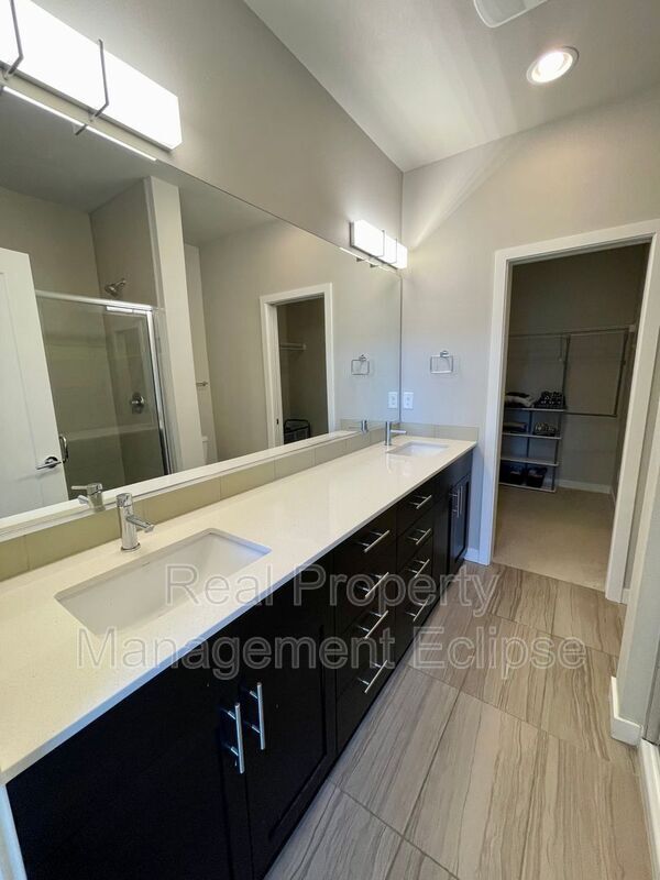 Building Photo - 1525 139th Ct NE