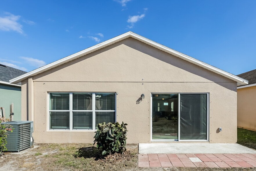 Building Photo - 809 College Chase Dr