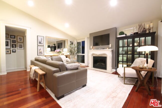 Building Photo - 603 S Prospect Ave