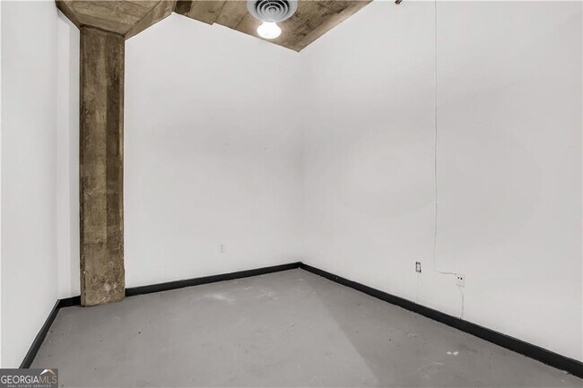 Building Photo - 172 Haynes St SW