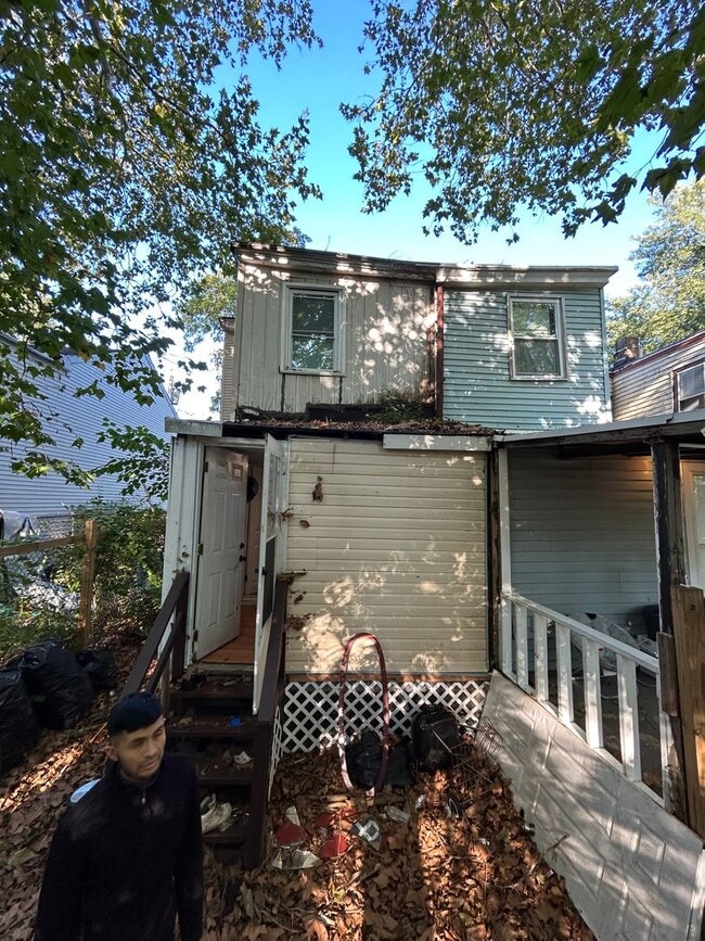 Building Photo - 89 Poplar St