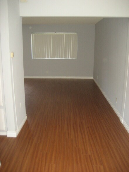 Building Photo - 14204 Burbank Blvd