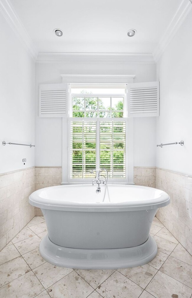 Building Photo - A timeless Cape Cod-style estate!