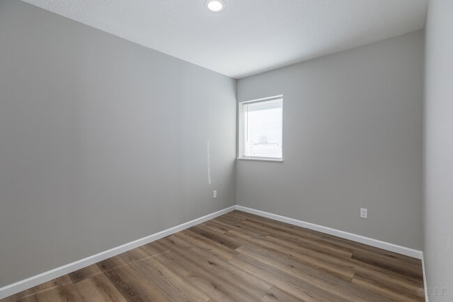 Building Photo - 2013 Columbia Blvd