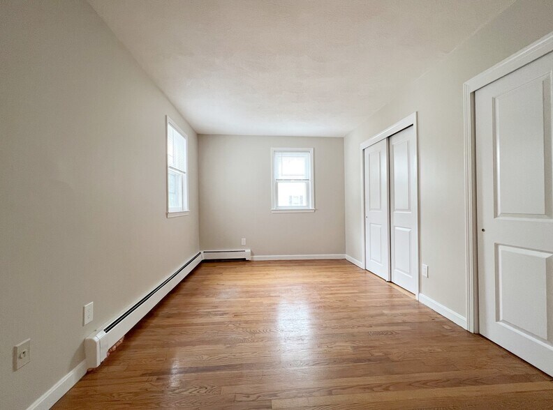 Building Photo - 115 Colburn St