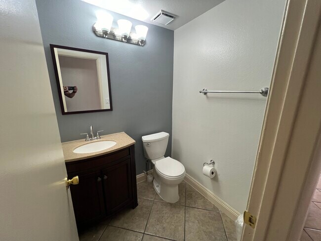 Building Photo - 4576 Kenmare Way