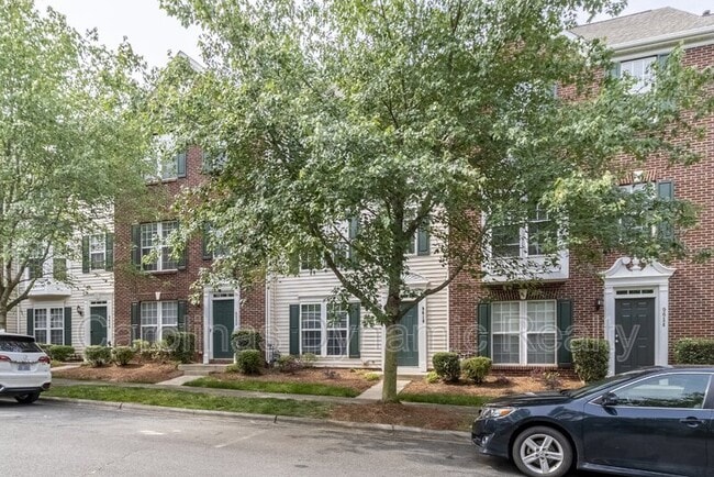 Building Photo - 9618 Blossom Hill Dr