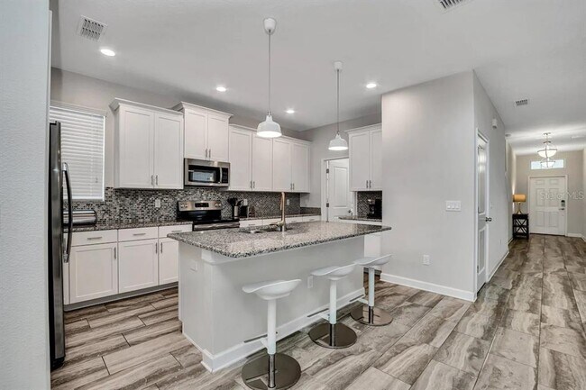 Building Photo - 4769 Kings Castle Cir