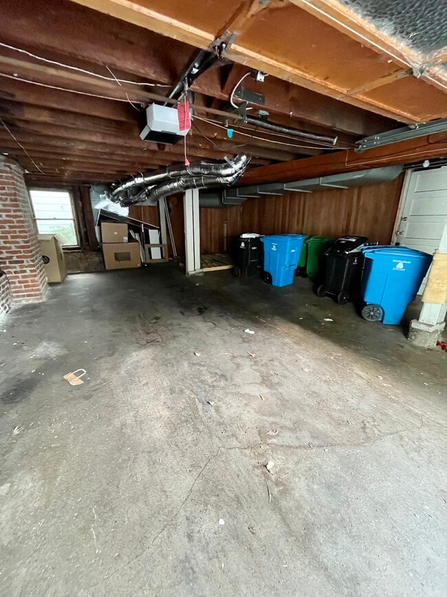 Building Photo - 142 27th St