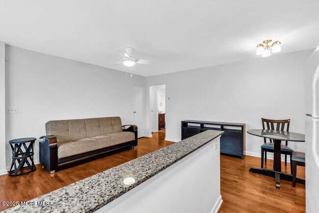 Building Photo - 1304 Ocean Ave N