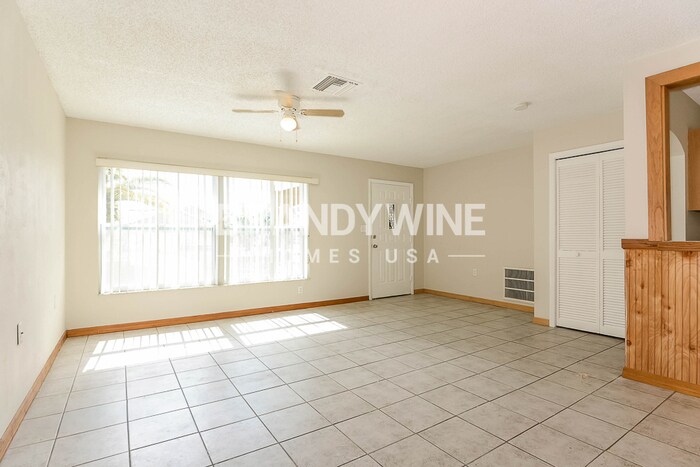 Building Photo - 9923 Woodridge Ct