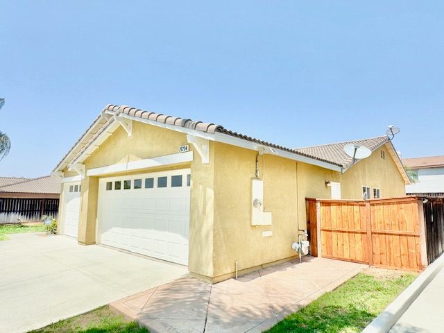 Building Photo - 26204 Percheron Cir