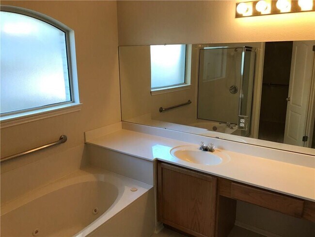 Building Photo - 10309 Broomflower Dr