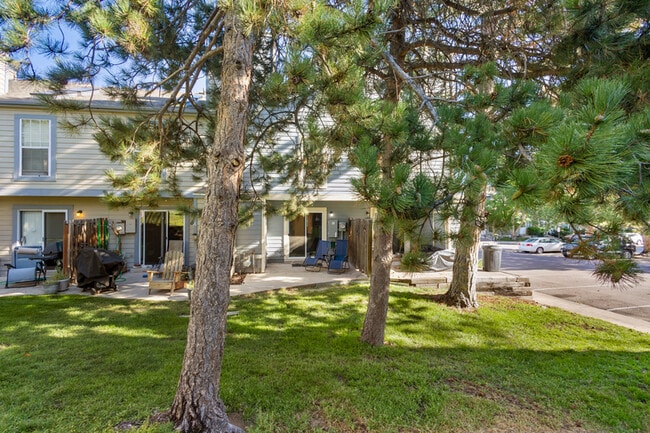 Building Photo - 3556 Queen Anne Way