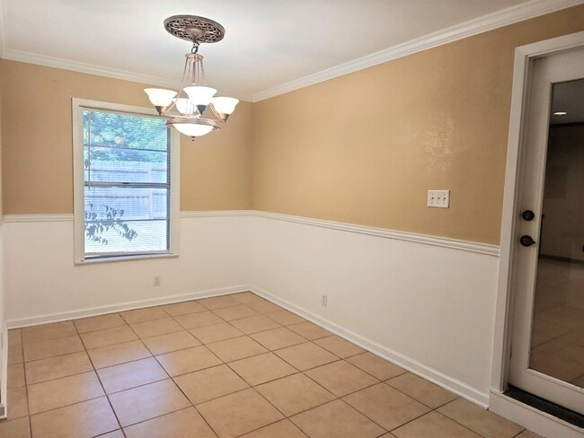 Building Photo - Amazing home ready to move in!