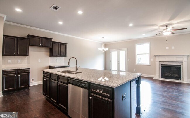 Building Photo - 2006 Wheylon CT