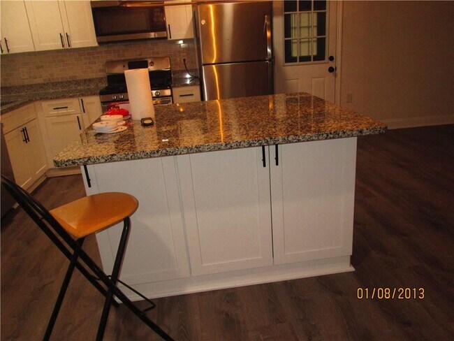 Building Photo - 6712 Ivy Log Dr SW