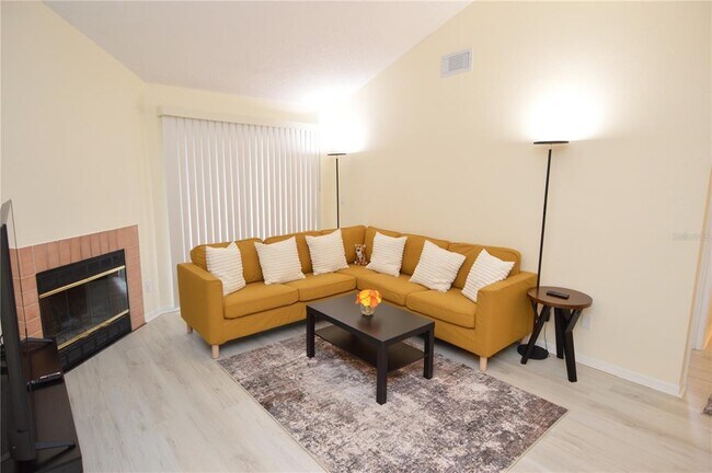 Building Photo - 10263 Gandy Blvd N