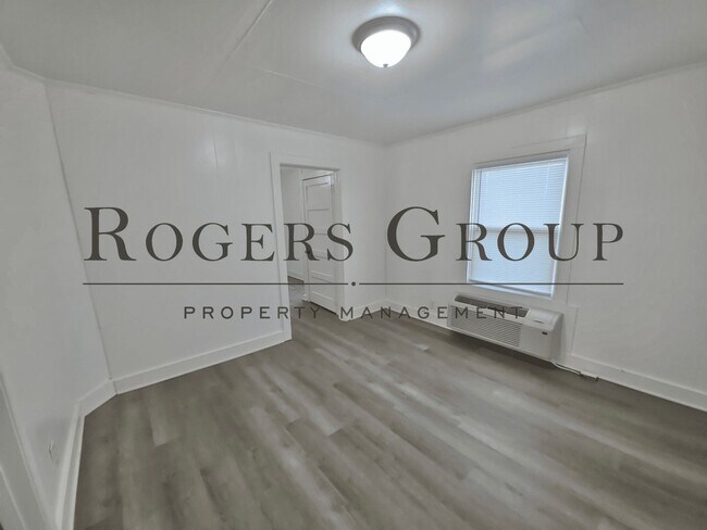 Building Photo - Homes for rent in Henderson NC - 471 Pettigrew Street - Schedule Showing Online at www.rentnc.net