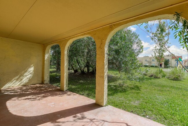Building Photo - 3918 La Mirada Dr N