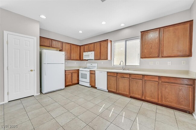 Building Photo - 7704 Montefrio Ave