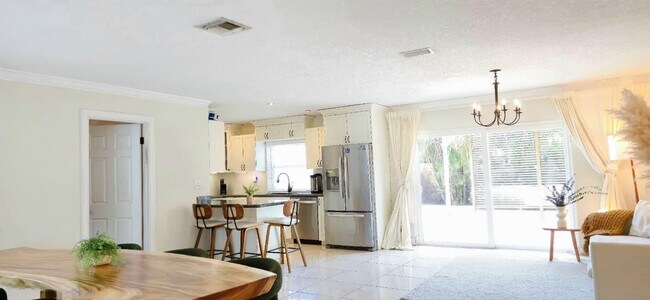 Building Photo - 10253 SW 50th St